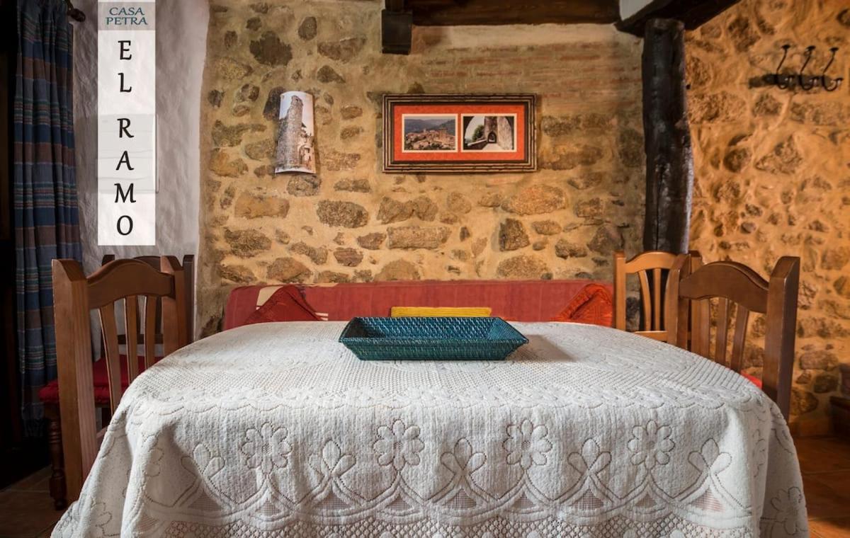Casa Petra Apartment Miranda del Castanar Luaran gambar