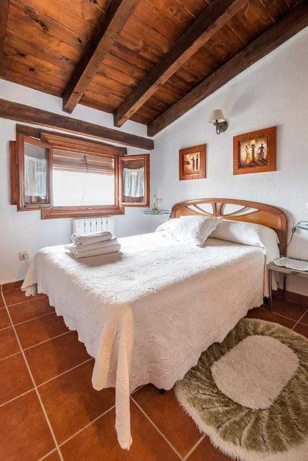 Casa Petra Apartment Miranda del Castanar Luaran gambar