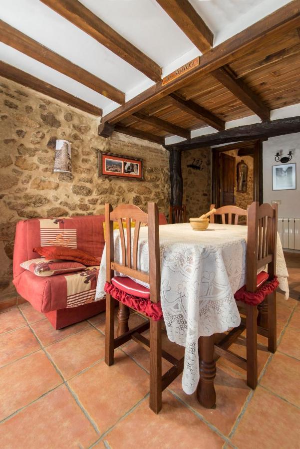 Casa Petra Apartment Miranda del Castanar Luaran gambar
